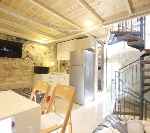The Magical Beautiful Jerusalem Cave-Apartment