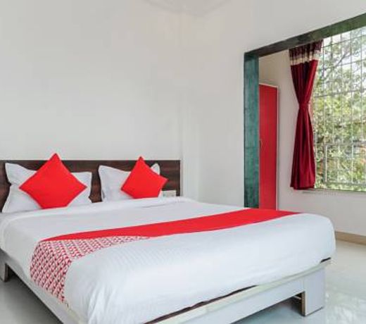 OYO 19677 Hotel Gurukrupa