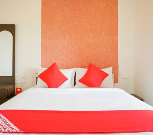 OYO 18653 Hotel Swami Samarth