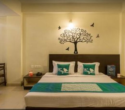 Jenus Hotel-Sindhi Camp