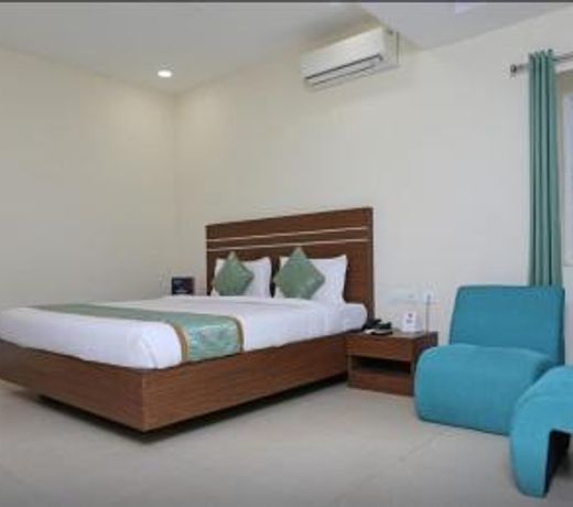 Jenus Hotel-Sindhi Camp