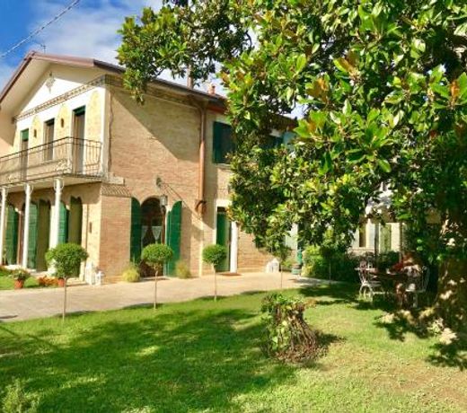 Maison Elena