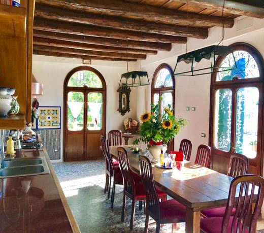 Maison Elena