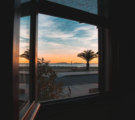 Dreams by the sea