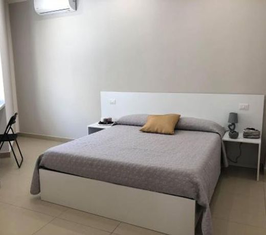 Hoa Suites