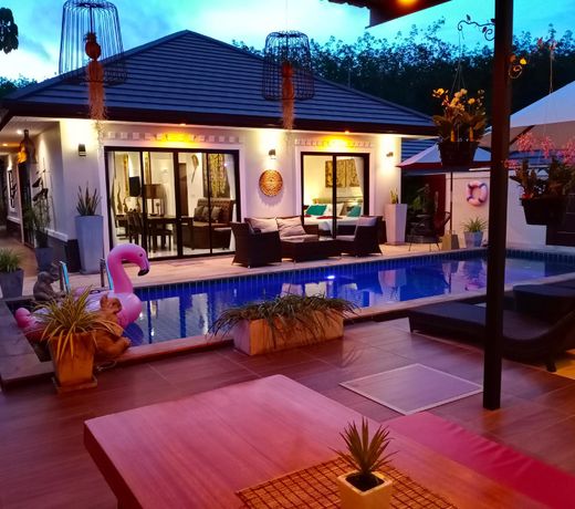 Sila Thai Pool Villa