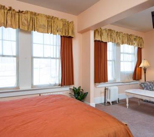 Historic Hotel Condon