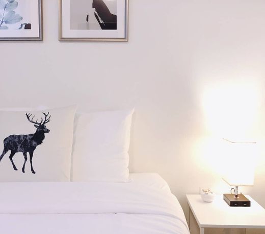 Comfy 2BR Apt w/ Elevator Convention Ctr Across St