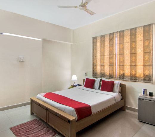 OYO 20008 SilverKey Madhapur