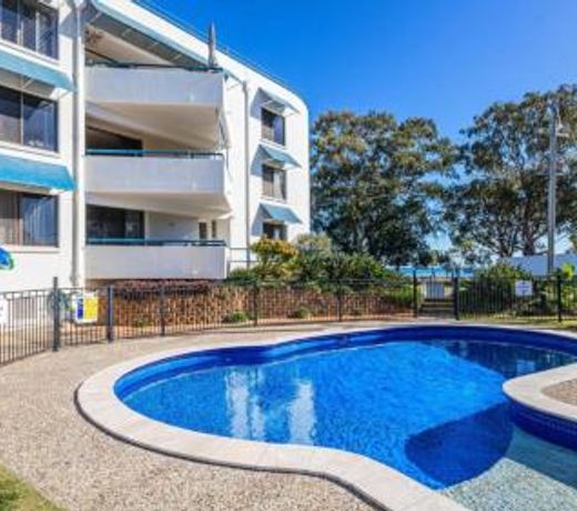 2nd Floor Unit with Water Views and Pool - Karoonda Sands, Bongaree