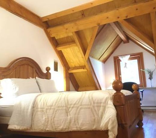 Owl Street Lodge