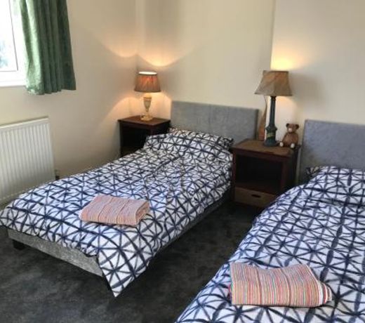Lovely Three Bedroomed House, Parking 2 Cars