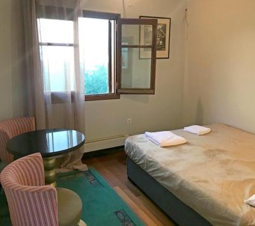 ÎÎ¯Î»Î± ÎÎ±Î´Î¬Ï, Vila Ladas