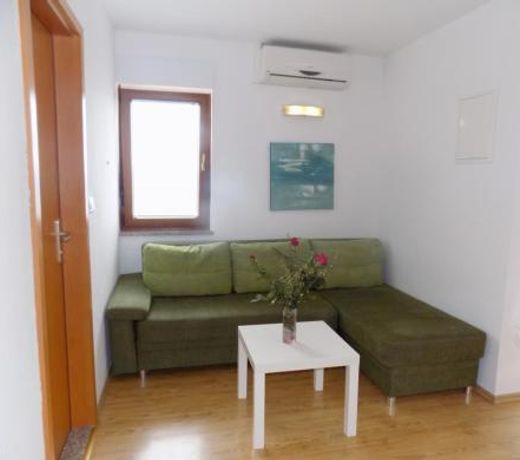 Apartment in Mošcenicka Draga with sea view, terrace, air conditioning, Wi-Fi (4364-5)