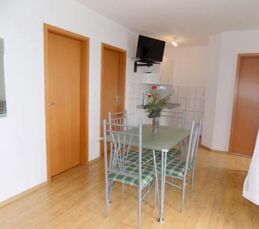 Apartment in Mošcenicka Draga with sea view, terrace, air conditioning, Wi-Fi (4364-5)