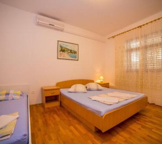 Apartments Saga - swimming pool