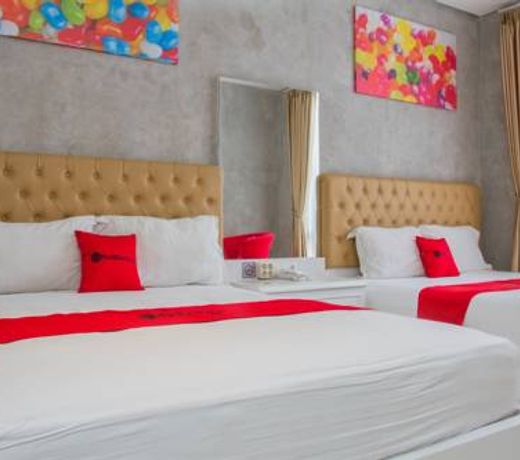RedDoorz Premium @ The Batik Hotel Moh. Toha