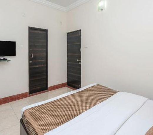 OYO 22595 Hotel Heritage Palace