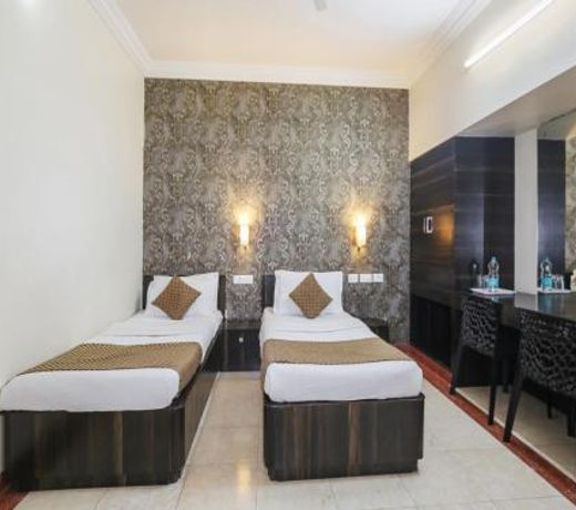 OYO 22595 Hotel Heritage Palace