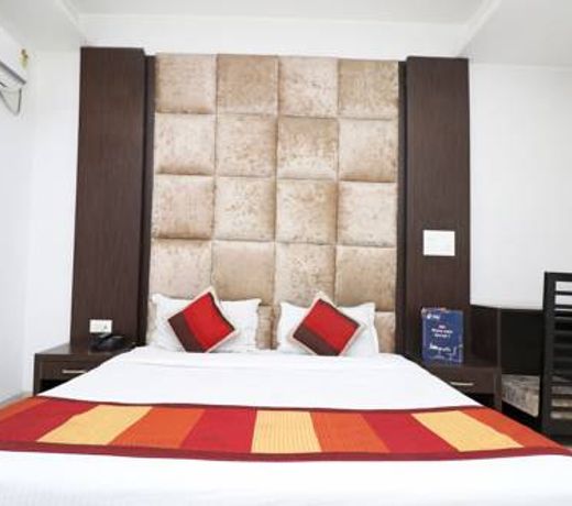 OYO Premium MIA