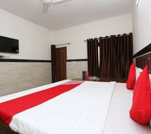 OYO 19948 Hotel Vasudeva