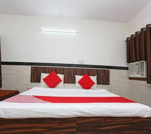 OYO 19948 Hotel Vasudeva