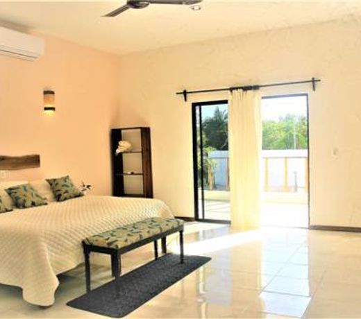 Mayan Majesty Boutique Hotel