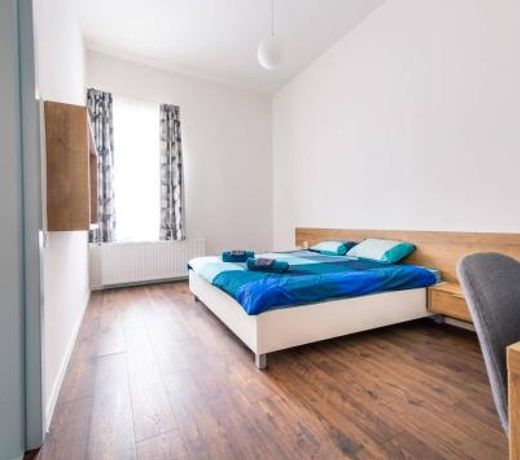 Central Luxury 1