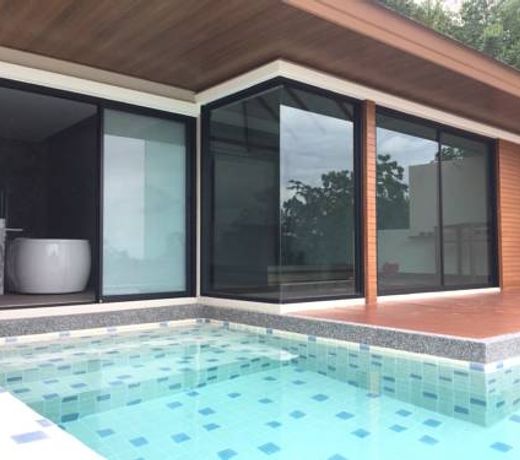Cherâmantraâ Aonangâ Resort & Poolâ Suite