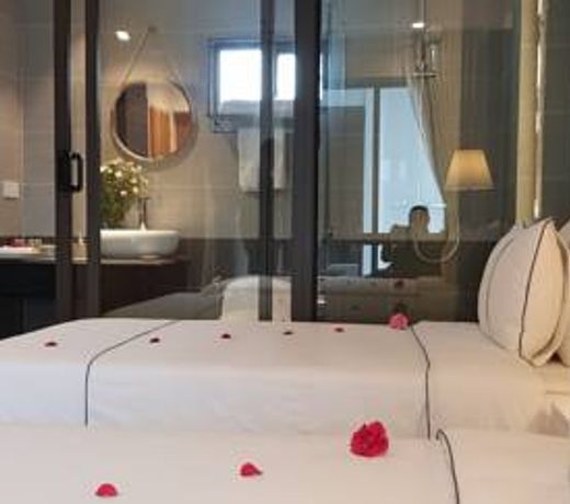 May De Ville Legend Hotel & Spa