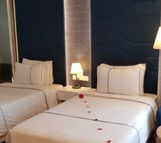 May De Ville Legend Hotel & Spa