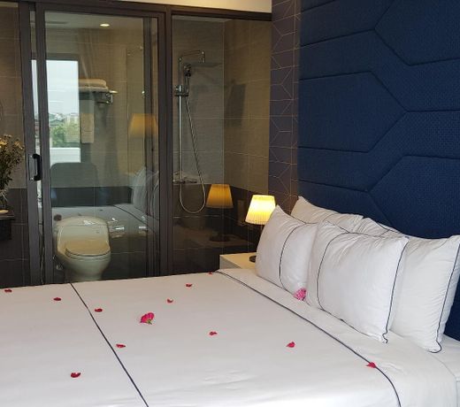 May De Ville Legend Hotel & Spa