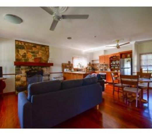 Lakefront holiday villa