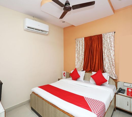 OYO 14711 Hotel Natraj