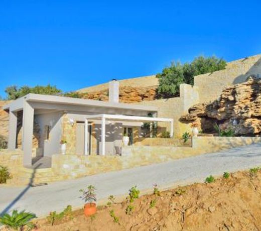 Koukis House