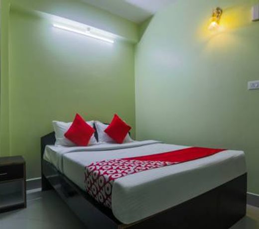 OYO 18528 Field Residency Inn