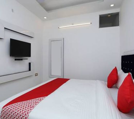 OYO Flagship 14945 Hotel UK-07