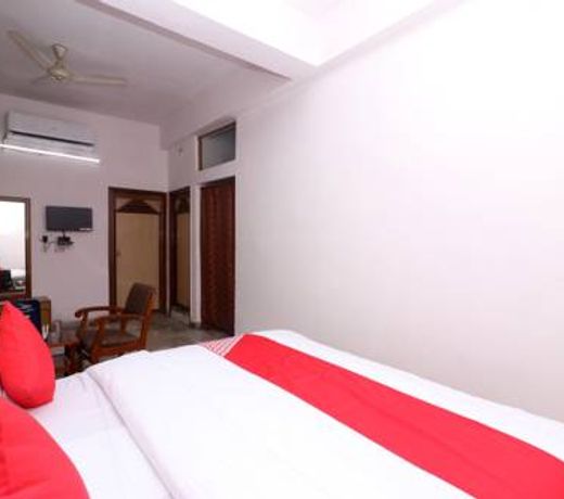 OYO 16112 Hotel Uruvela International