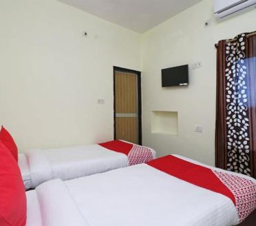 OYO 16690 Namo Buddha Hotel