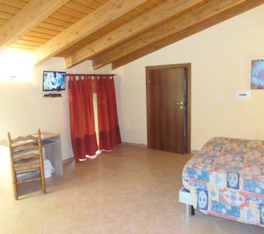B & B AECOLIBRIUM