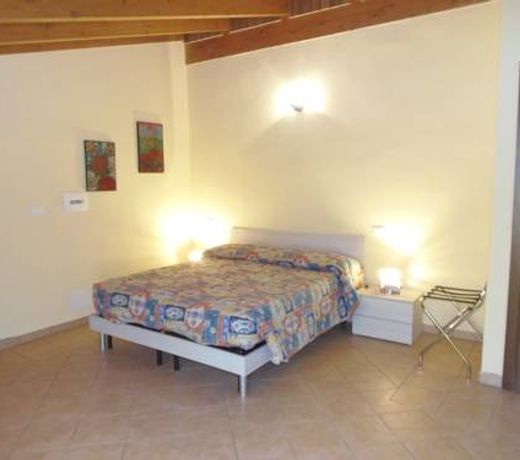 B & B AECOLIBRIUM
