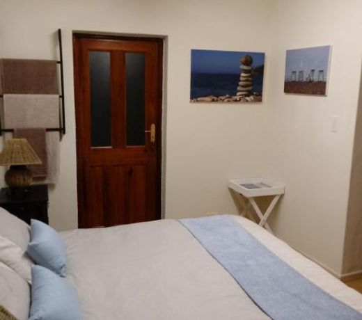Vincentia Odd Cottage ( self catering)