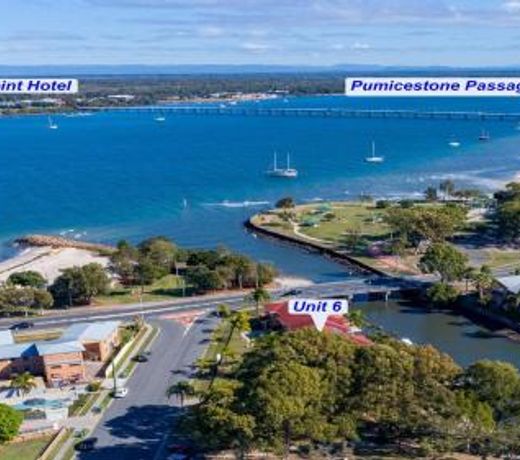 Elegant Waterfront Gem where the Ocean meets the Canal!