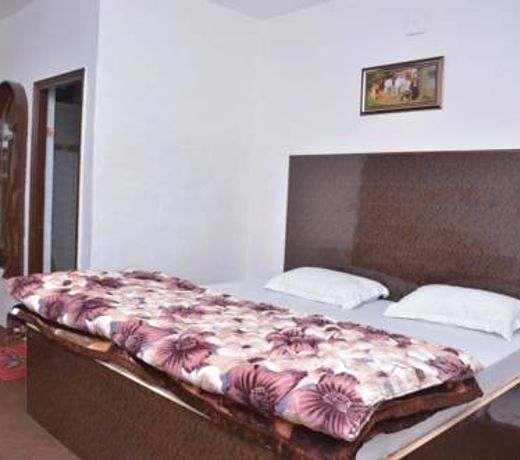 OYO 8951 Hotel Royal Regency
