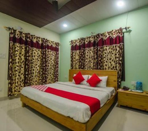 OYO 15935 Hotel Shivay