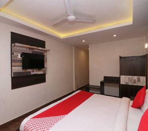 OYO 18631 Hotel King's