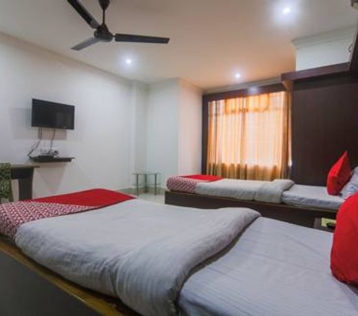 OYO 23304 Hotel Shiva