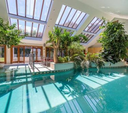BOND ESTATE LUXURY ACCOMMODATION