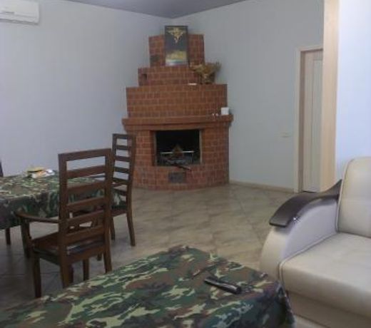Mini-Hotel on Novo-Revolyutsionnaya