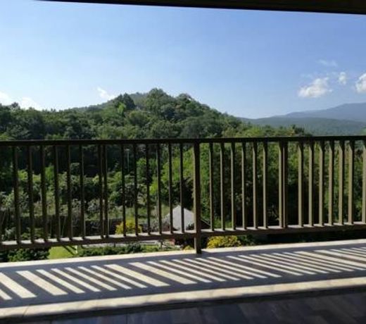 Thanburi resort